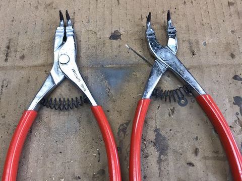 Pince  Circlips Externe avec Poignes Rouges 60 Gonneville-en-Auge (14)