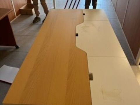 Vends mobilier bureautique en excellent etat 150 04700 Lurs