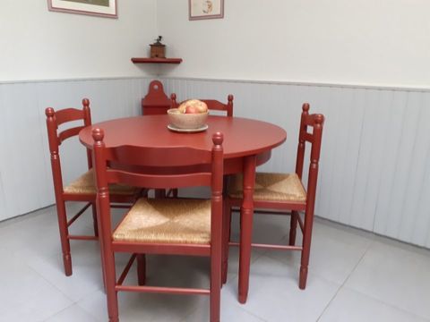 Table + chaises + huche à pain 100 Gradignan (33)