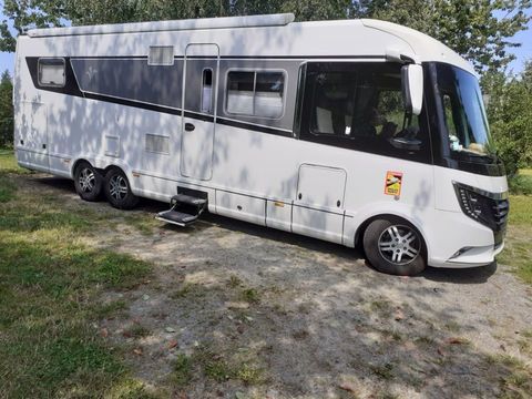 NIESMANN Camping car 2015 occasion Saintes 17100