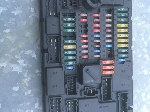 Pi&egrave;ces et &eacute;quipements Voiture Pi&egrave;ces et &eacute;quipements Voiture  occasion Castres 81100