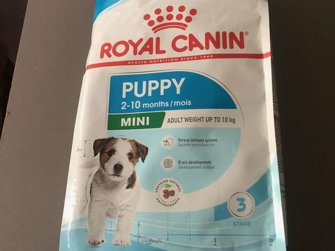 sacs de croquettes neuf de 2 kg pour chiots 9 01210 Ferney-voltaire