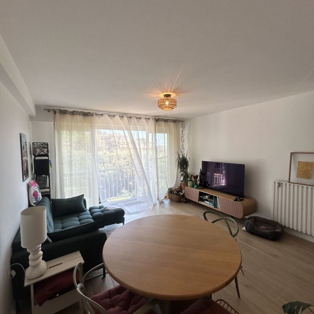 Vente Appartement Apparemment T2 cave place de stationnement en sus Nice