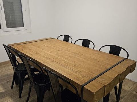 Ensemble table et 6 chaises en m�tal 300 Mori�res-l�s-Avignon (84)