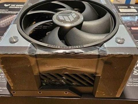 NVIDIA GeForce RTX 5090 ASUS TUF Gaming 32 Go (Etat NEUF) 1500 18330 Saint-laurent