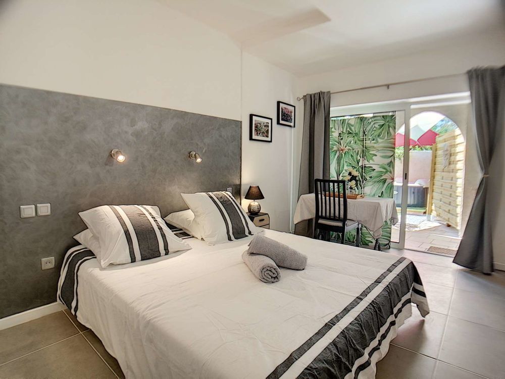 � vendre  Propri�t�/ch�teau Tarascon (13150)