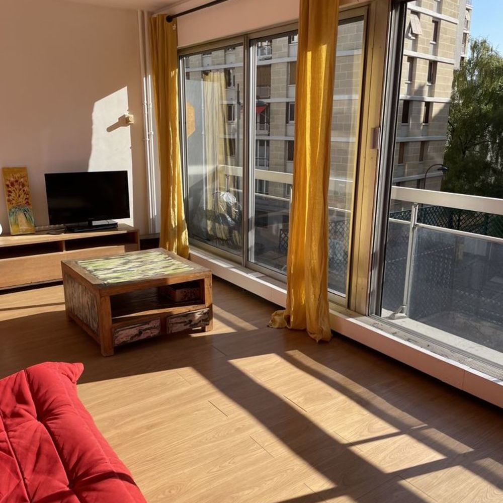 Vente Appartement Deux pièces à deux pas du parc des Buttes-Chaumont + cave Paris 19