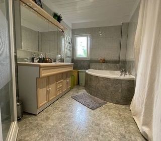  Maison � vendre 8 pi�ces 185 m� Saint-andr�-les-vergers