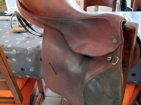 Selle d'équitation cuir mixte 50 16320 Chavenat