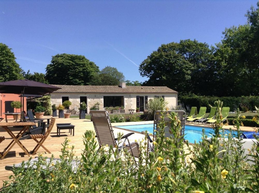 � vendre  Propri�t�/ch�teau La Rochelle (17000)