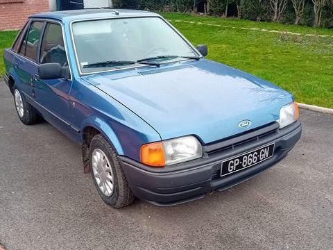 Ford Escort 1.6 ghia 1987 occasion Saint-Sylvestre-Cappel 59114