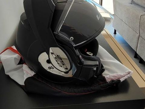 Pi&egrave;ces et &eacute;quipements Moto - Scooter - Quad Casques - v&ecirc;tements moto  occasion Saint-Nazaire-d'Aude 11120