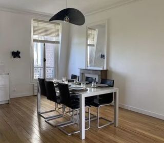  Appartement � louer 4 pi�ces 81 m� Paris