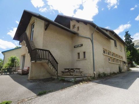   Maison - 415m � Maison - 8 pi�ce(s) - 415 m�