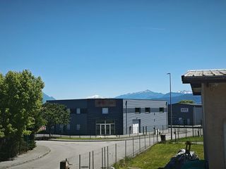  Atelier � vendre 8 pi�ces 700 m�