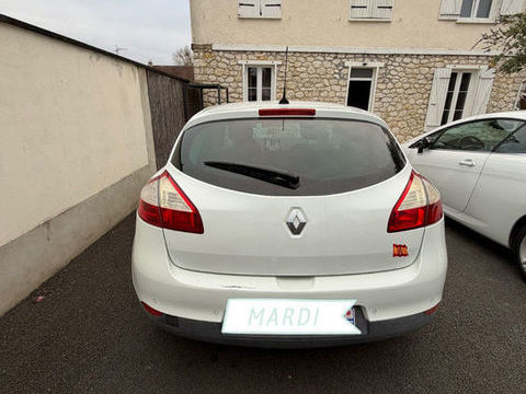 Renault M&eacute;gane III M&eacute;gane Estate III 1.5 dCi 110 FAP eco2 Bose EDC 2005 occasion Fontainebleau 77300