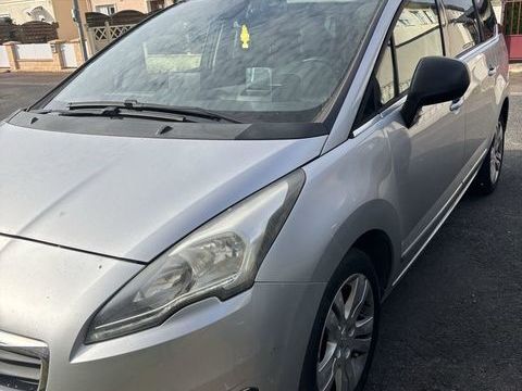 Peugeot 5008 1.6 BlueHDi 120ch S&S EAT6 7 Places Allure 2016 occasion Saumur 49400