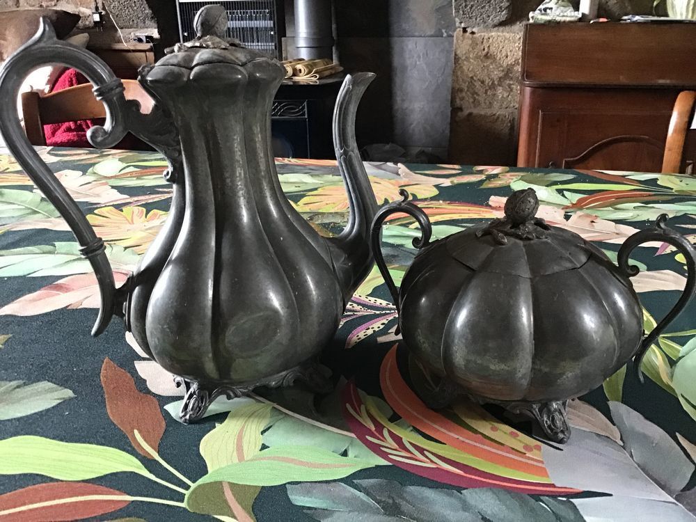 Service &agrave; caf&eacute; ancien en laiton Décoration