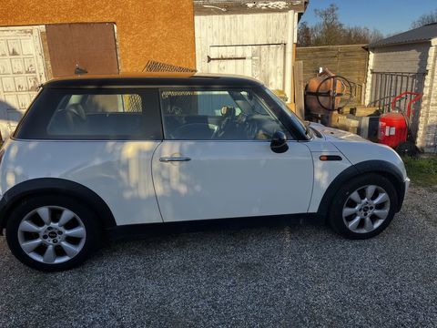 Mini Cooper Mini 1.6i - 115 2005 occasion Mornand-en-Forez 42600