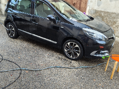 Renault Sc&eacute;nic III Scenic dCi 110 FAP eco2 Bose Edition EDC 2015 occasion Nantua 01130