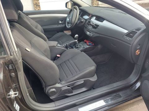 Renault Laguna III Coup&eacute; Laguna Coup&eacute; 2.0 dCi 150 Black Edition 2009 occasion Breuillet 91650