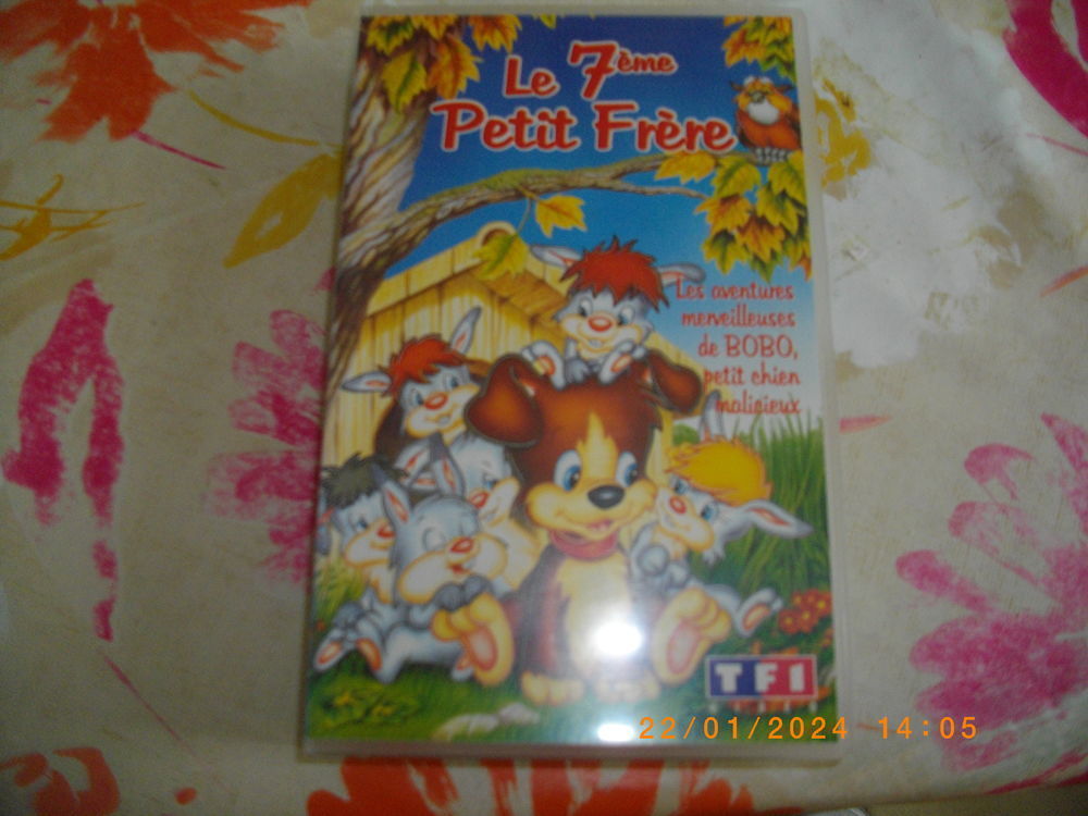 CASSETTE VIDEO VHS DE : "LE 7EME PETIT FRERE" DVD et blu-ray