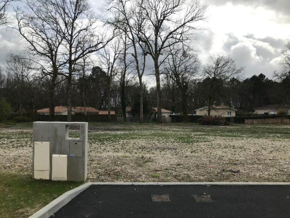 Maisons neuves   Castres-Gironde (33640)