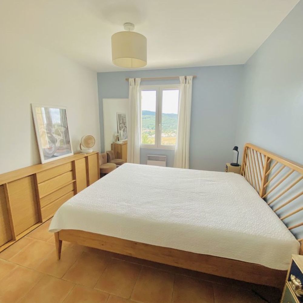 � vendre  Villa Saint-Zacharie (83640)