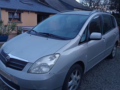 Toyota Corolla Verso 2003 occasion Le Sel-de-Bretagne 35320