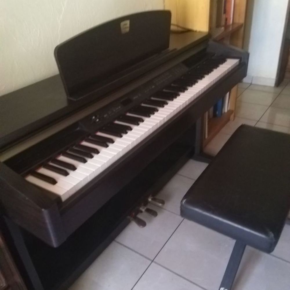 Piano Claviers Yamaha clavinova excellent &eacute;tat Instruments de musique