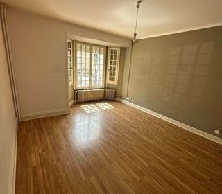  Maison � louer 6 pi�ces 212 m�