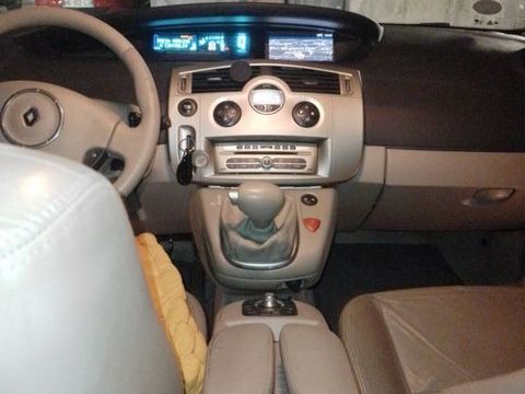 Renault Grand Sc&eacute;nic II Grand Scenic 2.0 dCi 150 FAP Carminat A 5 pl 2007 occasion Lyon 69003