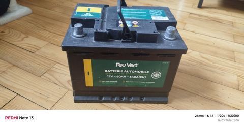 Pi&egrave;ces et &eacute;quipements Voiture Pi&egrave;ces et &eacute;quipements Voiture  occasion Saint-Chamond 42400