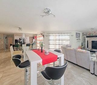  Maison � vendre 8 pi�ces 196 m�