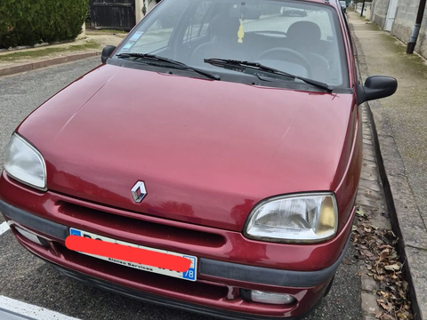 Renault Clio 1.2i Aida 1997 occasion Freneuse 78840