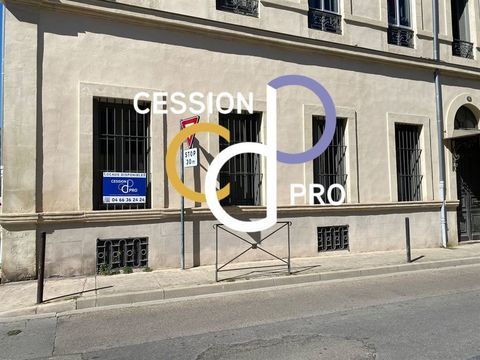 EXCEPTIONNEL À NÎMES : LOCAL DE 3 BUREAUX DIVISIBLES DE GRAND STANDING A LOUER PROCHE DES TRIBUNAUX 1440 30000 Nimes