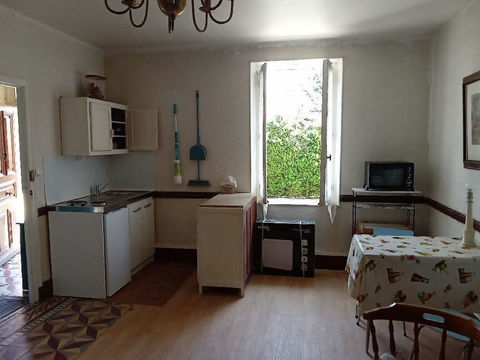   T2 MEUBLE A 7 MINUTES A PIED DU CENTRE DE CREST Appartement - 2/3 pi�ce(s) - 44 m�
