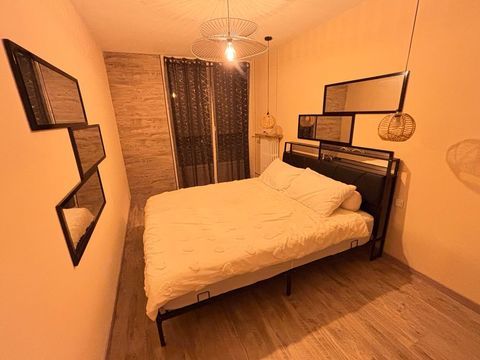   Appartement T3 
Tr�s lumineux Appartement - 4 pi�ce(s) - 86 m�