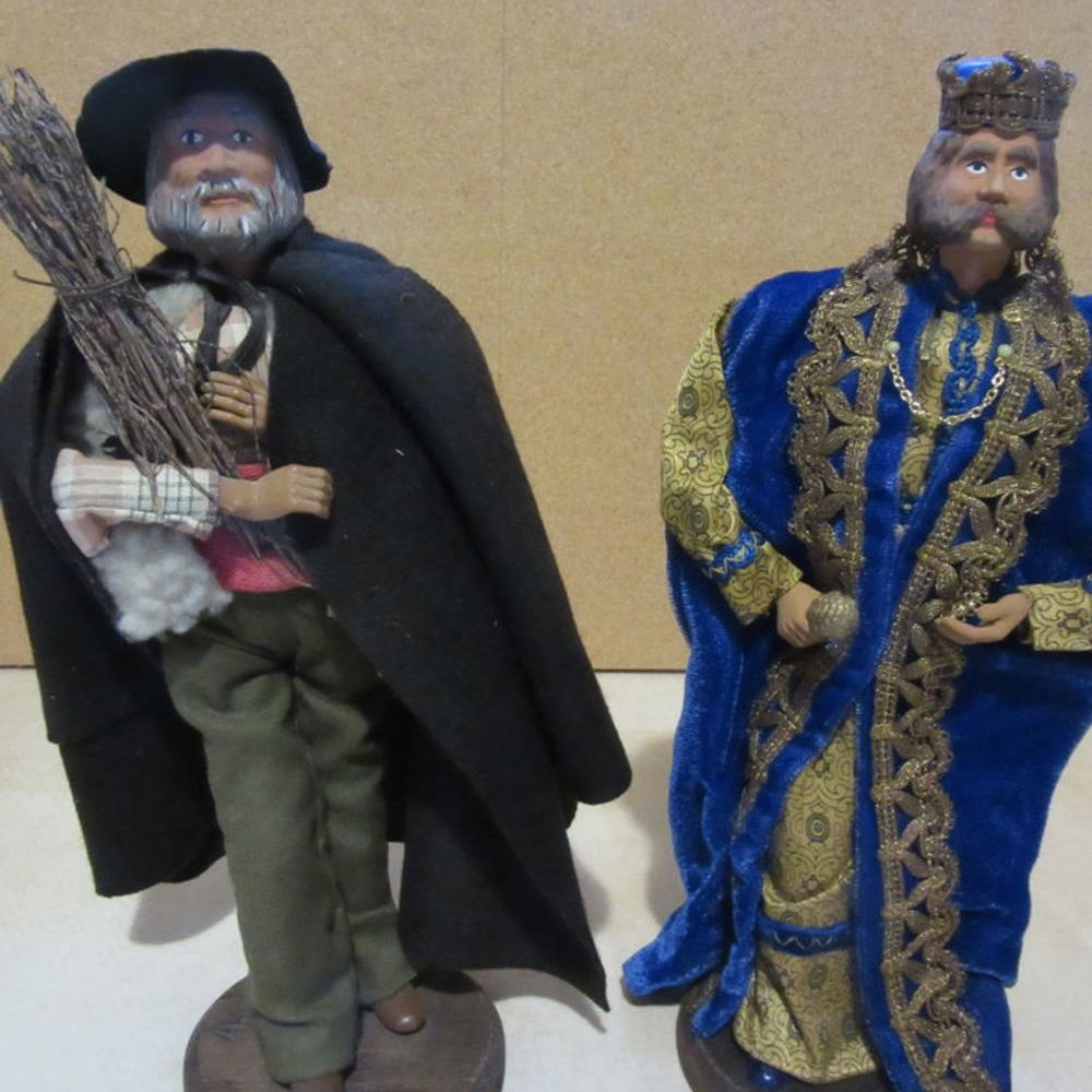 Lot de santons habill&eacute;s traditionnels 