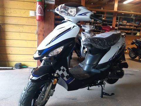 Scooter DIVERS  occasion La Fert&eacute;-Bernard 72400