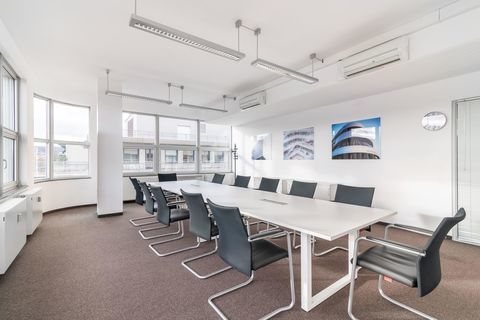 Espace de bureau ouvert pour 10 personnes &agrave; Puteaux, La Defense Tour Initiale 4519 92800 Puteaux