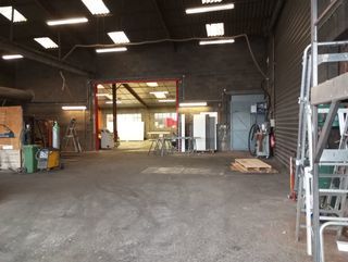  Atelier � vendre 12 pi�ces 1060 m�