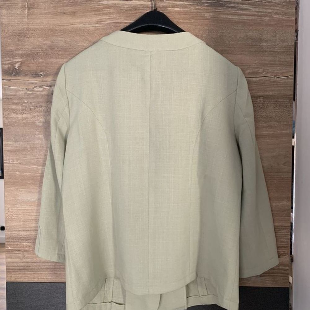 Vends Veste d' &eacute;t&eacute; femme couleur vert clair Vêtements