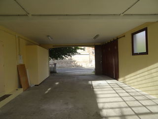  Parking / Garage � louer 80 m�