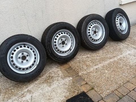 Pi&egrave;ces et &eacute;quipements Voiture Pi&egrave;ces et &eacute;quipements Voiture  occasion Marsais-Sainte-Rad&eacute;gonde 85570