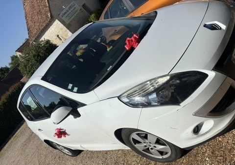 Renault Grand Sc&eacute;nic III dCi 130 Alyum 5 pl 2010 occasion Breilly 80470