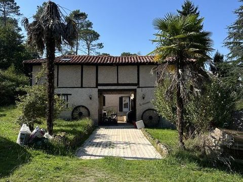   Belle propri�t� de caract�re en pierre tout � fait atypique  Maison - 7 pi�ce(s) - 240 m�