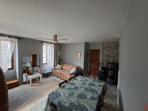   Spacieux F3 plain-pied dans le village de Contes Appartement - 3 pi�ce(s) - 84 m�