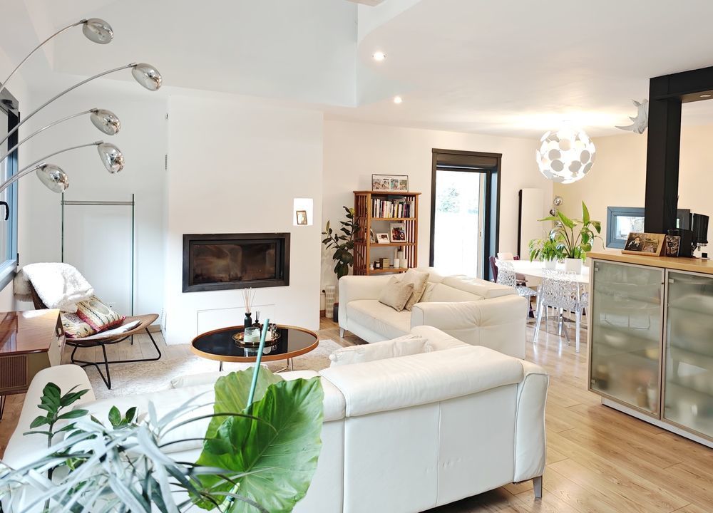 � vendre  Maison Cessy (01170)