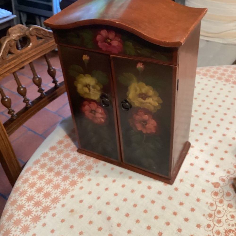 Petite armoire de poup&eacute;e pour chambre enfant ancienne Mobilier enfants